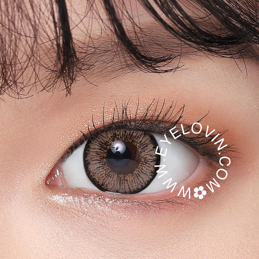 sara-brown-1eye.jpg1sara-brown1631077487.jpg